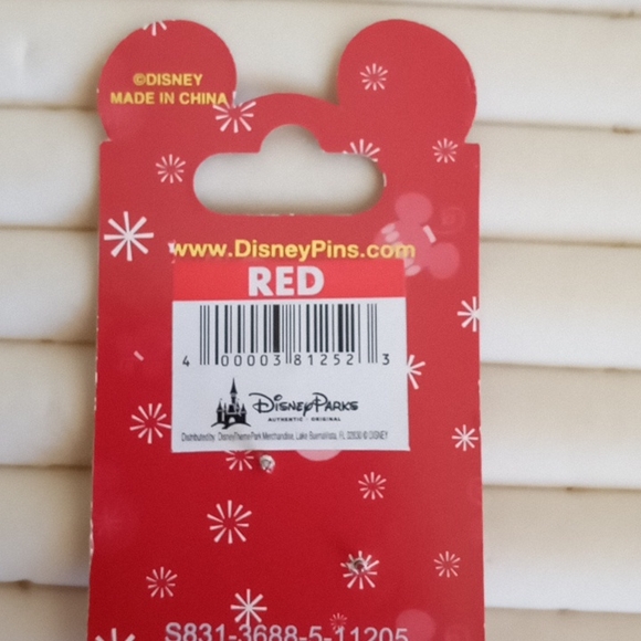 DISNEY MICKEY AND MINNIE FUN IN THE SNOW PIN - Picture 6 of 6